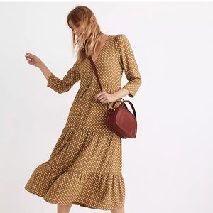 Madewell sz 14 / NWT / V-Neck Tiered Button-Front Midi Dress in Daisies Forever